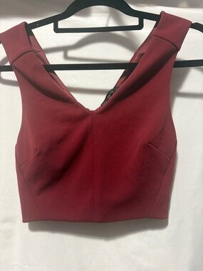 Dynamite V-Neck Cropped Tank Top in Burgundy XS253